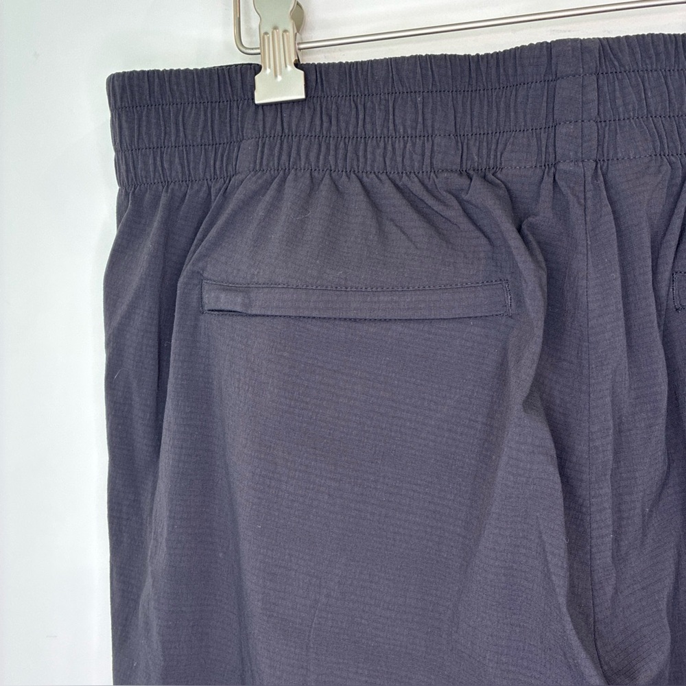 Athleta Mod Trekkie Crop Pant Women's 16 Black Mid Rise Stretch Waist Zip Ankle - Picture 6 of 10